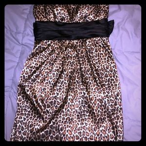 Leopard print strapless dress